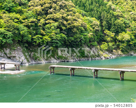 高知県 四万十川 崩落した岩間沈下橋 54012805
