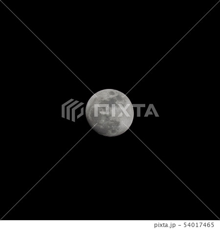 The moon on 24 Nov 2015 18:51 54017465
