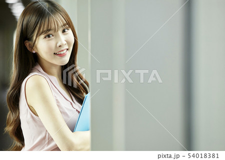 会社 オフィス 廊下 54018381