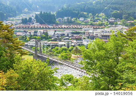 木曽川に架かるつり橋、桃介橋、長野県木曽郡南木曽町にて 54019056