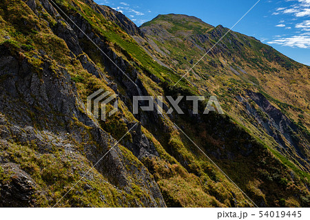 南アルプス 上河内岳 (聖平登山道方面から望む) 南アルプス 上河内岳 (聖平登山道方面から望む) 54019445