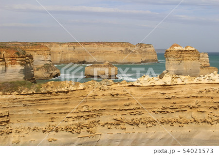 グレートオーシャンロードの奇岩風景　メルボルン　オーストラリア 54021573