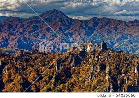 妙義山・中ノ岳から見る裏妙義と浅間隠山 54025660