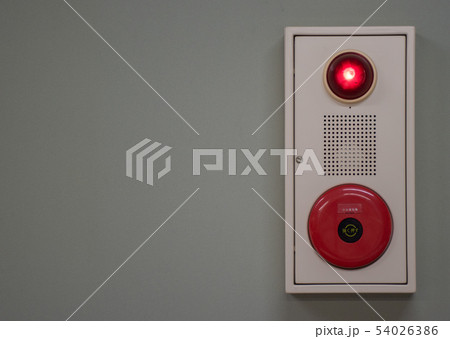 壁付の白い火災報知器 54026386