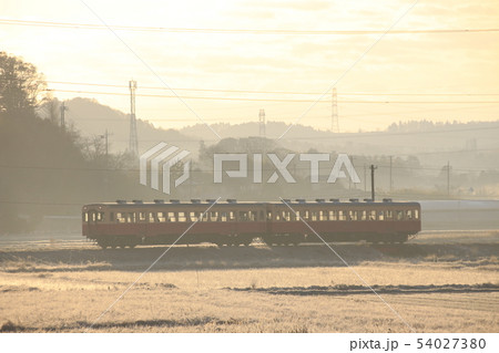 朝もやの小湊鉄道 54027380
