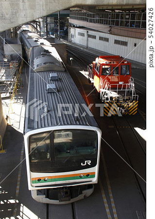 大宮総合車両センターにて検査中の東北本線205系 大宮総合車両センターにて検査中の東北本線205系 54027426