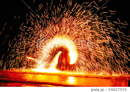 ファイヤーダンス 54027555