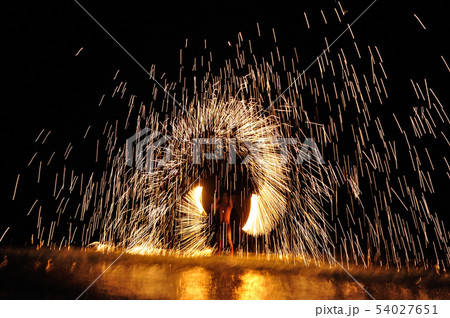 ファイヤーダンス 54027651