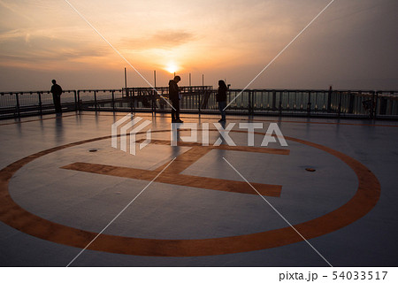 あべのハルカス ヘリポートの夕景 あべのハルカス ヘリポートの夕景 54033517