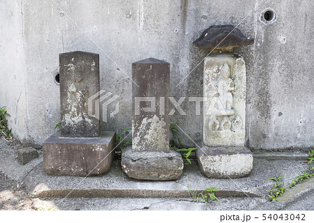 御霊神社近くの庚申塔(横浜市栄区長尾台) 御霊神社近くの庚申塔(横浜市栄区長尾台) 54043042