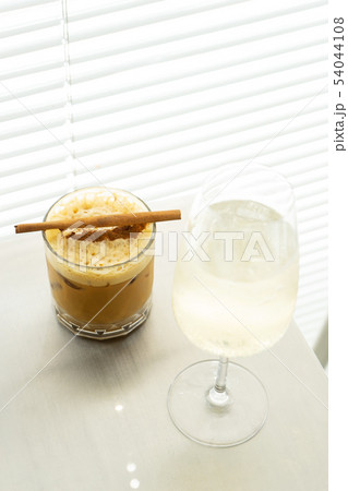 iced milk coffee 54044108