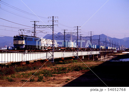 1995年　山陽線を走るEF6521コンテナ貨物列車 54052768