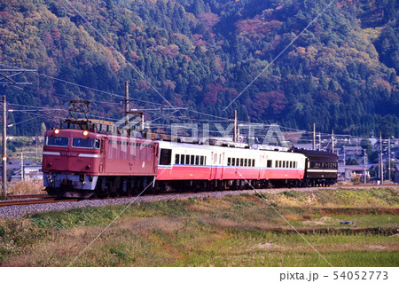1995年 北陸本線を行くEF81102リゾート14系マイテ49の団臨 1995年 北陸本線を行くEF81102リゾート14系マイテ49の団臨 54052773