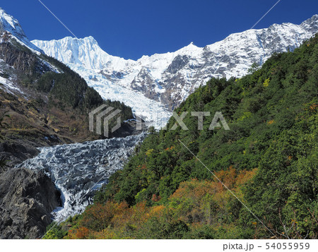 雲南 梅里雪山・明永氷河 Mingyong glacier, Meili Snow Mountain 54055959