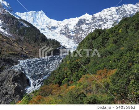 雲南 梅里雪山・明永氷河 Mingyong glacier, Meili Snow Mountain 雲南 梅里雪山・明永氷河 Mingyong glacier, Meili Snow Mountain 54055962