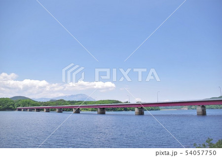 盛岡風景　御所湖と繋大橋 54057750