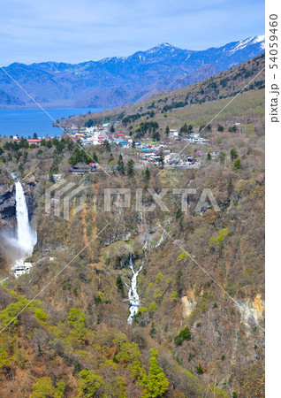 日光、明智平展望台から眺める華厳の滝と白雲滝 日光、明智平展望台から眺める華厳の滝と白雲滝 54059460
