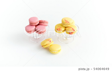 macarons on glass confectionery stand 54064649