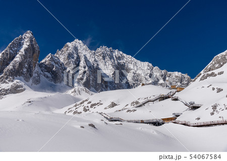 景色 風景 雪の山 54067584