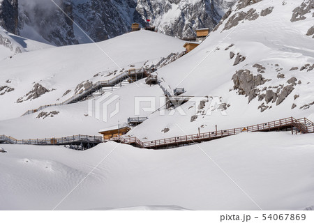 景色 風景 雪の山 54067869