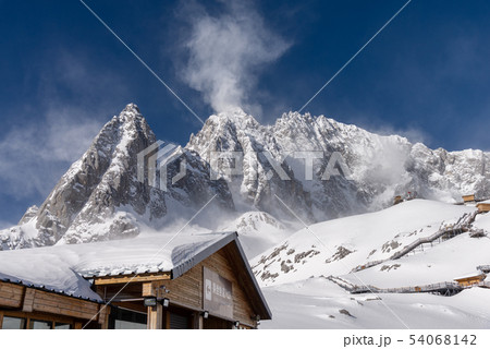 景色 風景 雪の山 54068142