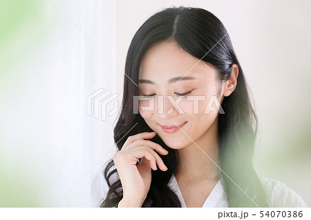 若い女性(ビューティーイメージ) 若い女性(ビューティーイメージ) 54070386