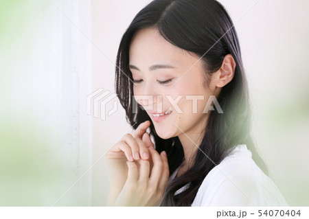 若い女性（ビューティーイメージ） 54070404