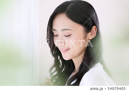 若い女性(ビューティーイメージ) 若い女性(ビューティーイメージ) 54070405