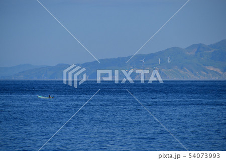 快晴の北海道松前町白神岬から青森県津軽半島竜飛岬の風景を撮影 快晴の北海道松前町白神岬から青森県津軽半島竜飛岬の風景を撮影 54073993