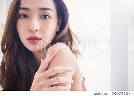 女性　ビューティー 54074130