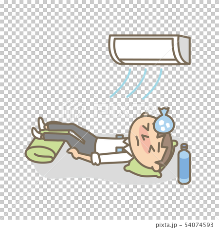 夏　熱中症　室内で体を冷やす男性 54074593
