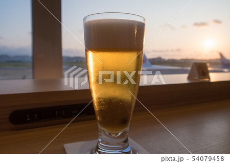 夕焼けとビール 夕焼けとビール 54079458
