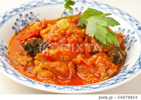 鶏肉のトマト煮 54079824