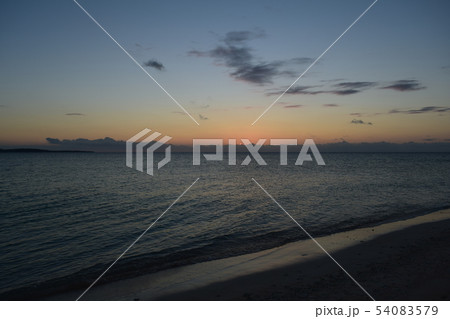 鳩間島の夕陽 鳩間島の夕陽 54083579