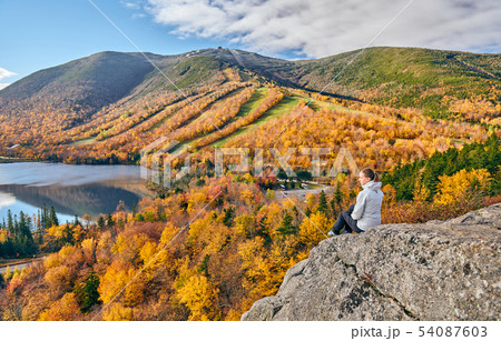 Woman hiking at Artist's Bluff in autumn 54087603