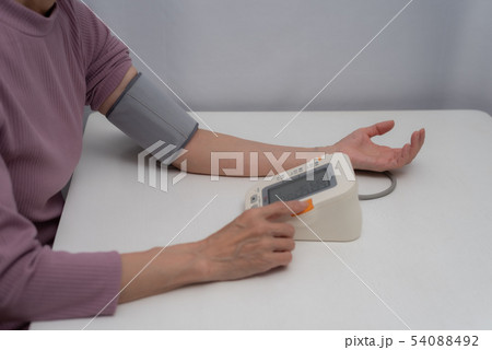 血圧測定 54088492