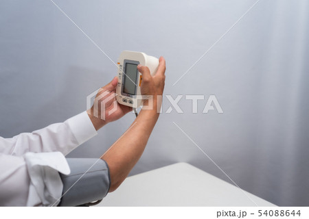血圧測定 54088644