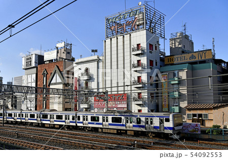 日本の東京都市景観 鶯谷のホテル街を望む 日本の東京都市景観 鶯谷のホテル街を望む 54092553