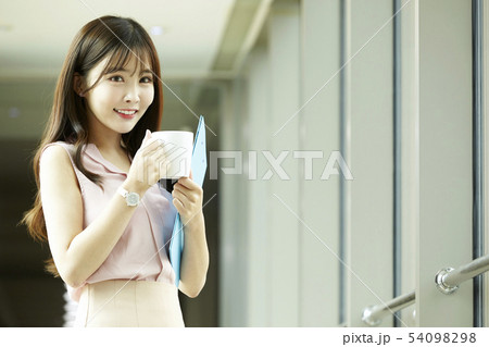 会社 オフィス 廊下 54098298