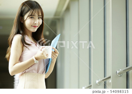 会社 オフィス 廊下 54098315