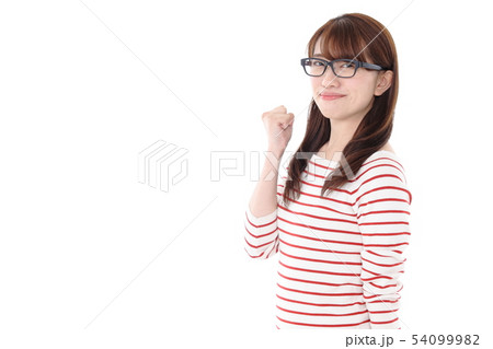 応援ポーズの若い女性 応援ポーズの若い女性 54099982