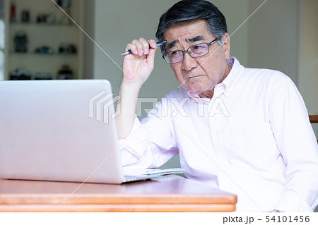 シニア IT活用イメージ シニア IT活用イメージ 54101456