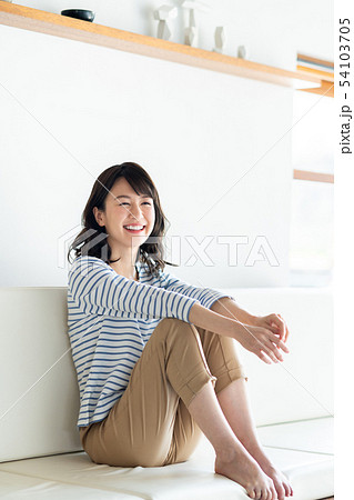 若い女性 54103705