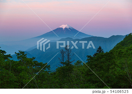 大峠から夜明けの富士山 大峠から夜明けの富士山 54106525