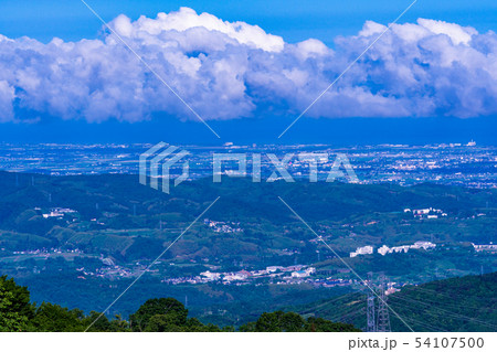 （富山県）医王山から望む、砺波の散居村・夜明け 54107500