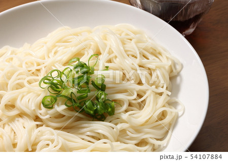 ひやむぎ(薬味は青ねぎ)。 54107884