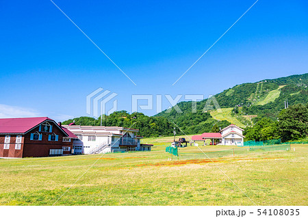（富山県）初夏のイオックス・アローザスキー場 54108035