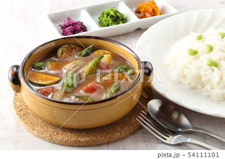 夏野菜カレーと三種の薬味 54111101