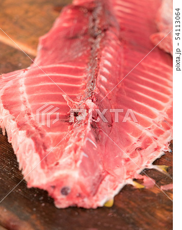 マグロの解体 54113064