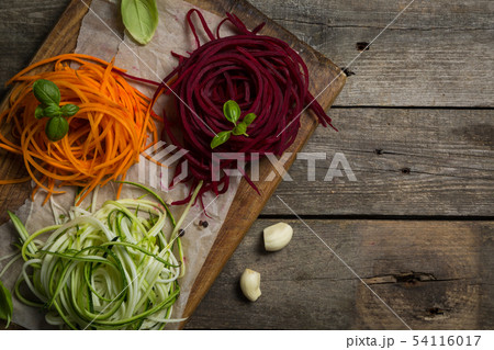 Vegetable noodles - zucchini, carrot and beetroot 54116017